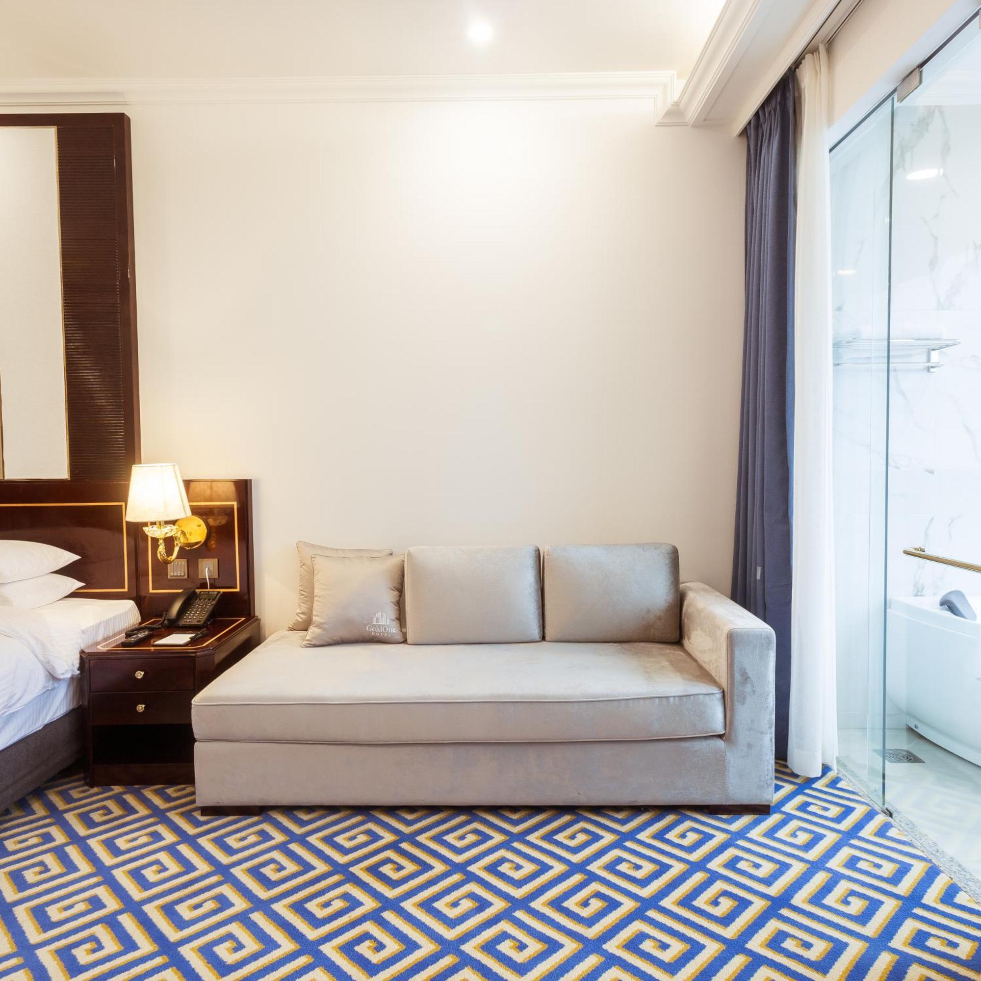 Goldone Hotel & Suites Сеогвипо Екстериор снимка